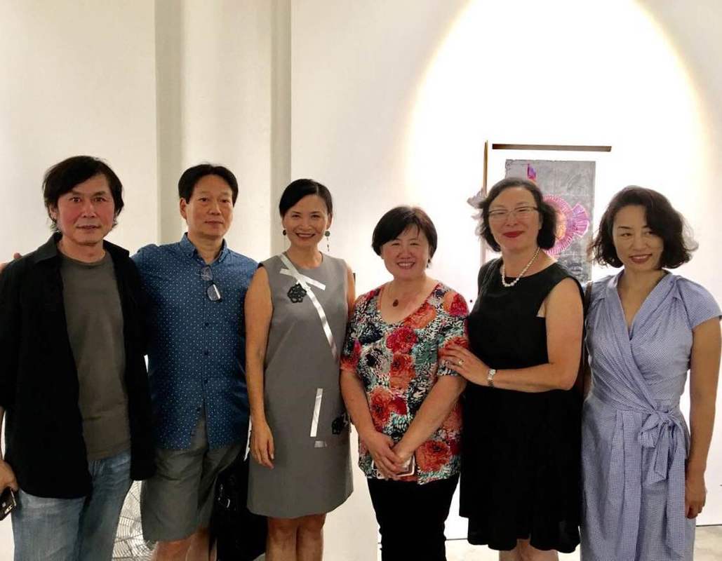 Ji吉 was opened by Edmund Capon, the former Director of the Art Gallery of NSW (1978-2011) and the Chair of the Board of 4A Centre for Contemporary Asian Art ​